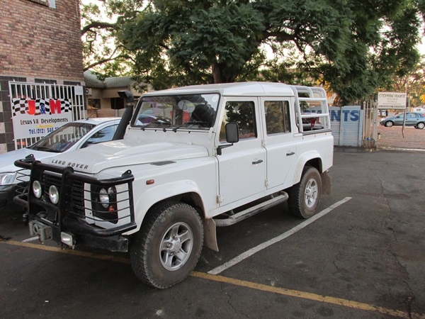 land-rover-defender-lexus-v8-conversion--jhonny